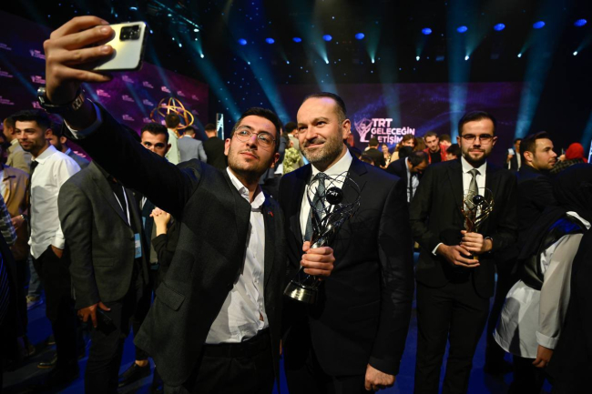 TRT Geleceğin İletişimcileri Yarışması’nda  ödüller sahiplerini buldu